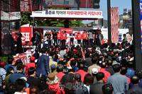 [포토] 천안 찾아 충청권 지지호소하는 홍준표
