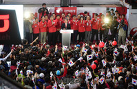 [포토] 부산 덕천로터리 가득 메운 홍준표 지지자들