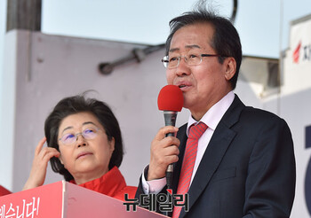 [포토] 경기도 포천 찾은 자유한국당 홍준표 후보