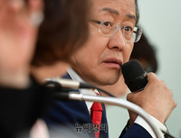 [포토] 여성기업 정책관련 발언하는 홍준표