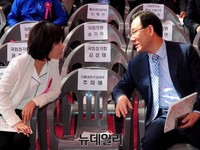 [포토] 부처님오신날, 대화나누는 오선혜-주호영