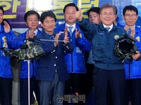 [포토] 진주유세, 공군조종사복 입은 문재인