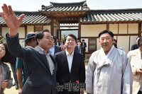 [포토] 안동 하회마을 둘러보는 국민의당 안철수 후보