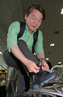 [포토] 도보유세 준비하는 안철수 후보