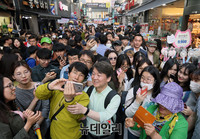 [포토] 안철수 등장에 몰린 구름인파