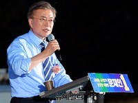 [포토] 광화문서 유세하는 문재인