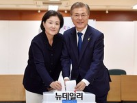 [포토] 19대 대선, 투표하는 문재인-김정숙
