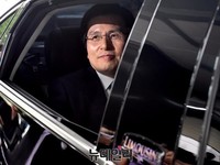 [포토] 정부청사 떠나는 황교안 총리