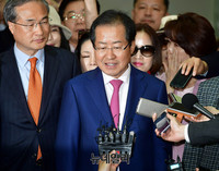 [포토] 미국가는 홍준표 