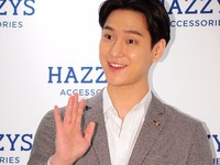 [포토] 반갑게 손 흔드는 고경표