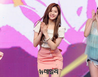 [포토] 트와이스 사나, 아슬아슬한 댄스