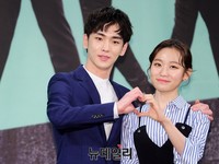 [포토] 샤이니 키-김슬기, 사랑스러운 하트