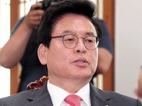 [포토] 발언하는 정우택 대표 권한대행