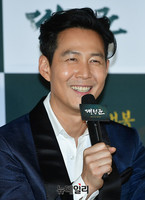 [포토] 영화 대립군서 토우 역 맡은 이정재