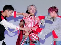 [포토] 에이스, 파워풀한 데뷔 무대