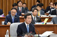 [포토] 질문에 답하는 이낙연 국무총리 후보자