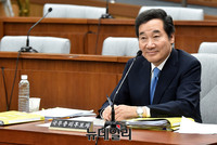 [포토] 의원들의 질문에 답하는 이낙연 총리후보자