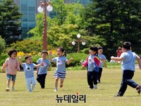 [포토] 전국 맑고 선선한 날씨, 주말 나들이 자외선주의