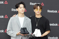 [포토] GOT7 잭슨-JB, 이태원에 등장한 꽃미남들