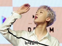 [포토] 아스트로 윤산하, 청량음료 모델처럼