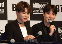 [포토] 소감 밝히는 방탄소년단 제이홉