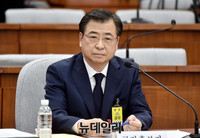 [포토] 질문에 답하는 서훈 국정원장 후보자