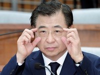 [포토] 국정원장 인사청문회, 안경만지는 서훈