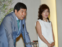 [포토] 가수 송대관 폭언관련 기자회견 연 '홍상기-김연자'