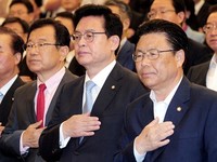 [포토] 국민의례하는 정우택-이현재-박맹우