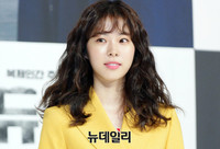 [포토] 서은수 '화사한 노란 옷 입고'