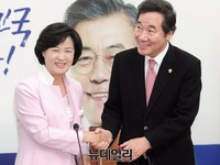 [포토] 악수하는 이낙연-추미애