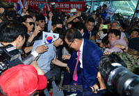 [포토] 귀국한 홍준표, 지지자들 대거 몰려 입국장 인산인해