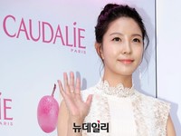 [포토] 보아, 반가운 손인사