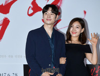 [포토] 박열로 호흡맞춘 이제훈-최희서