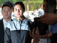 [포토] 서울중앙지법 들어서는 정유라