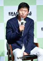 [포토] 택시운전사로 돌아온 유해진