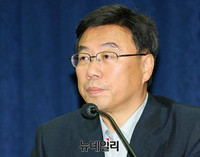 [포토] 당대표 후보자 초청토론회 나선 신상진 후보