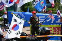 [포토] 성주군청 앞에서 처음 열린 사드배치 촉구 대규모집회