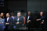 [포토] 탄도미사일 비행시험 참관하는 文대통령