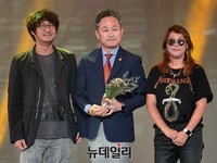 [포토] 표창원, 맥심 댄스머신상 수상