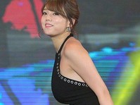 [포토] 무대 오르는 시노자키 아이