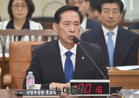 [포토] 질문에 답하는 송영무 국방장관 후보자