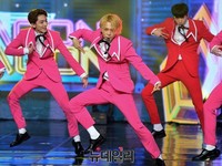 [포토] 펜타곤, 파워풀한 무대