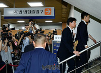 [포토] 법원 계단오르는 빅뱅 탑