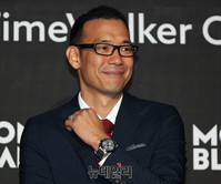 [포토] 김진표, 깔끔한 정장 패션