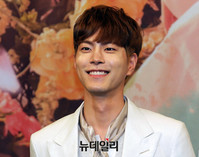 [포토] 왕족 출신 호위무사 역 맡은 홍종현