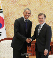 [포토] 버락 오바마 전 美대통령 만난 문재인 대통령