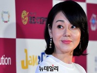 [포토] 배우 김윤진, 우아한 미모