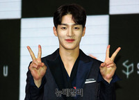 [포토] 서프라이즈U 지건우, 신나게 '브이'