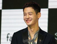 [포토] 서프라이즈U 차인하 '웃을때 분위기 차이나'